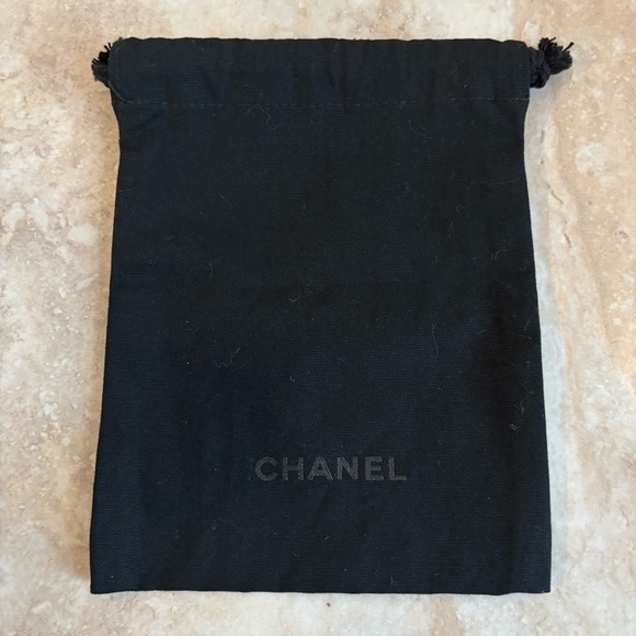 Chanel drawstring jewelry pouch - Picture 1 of 2
